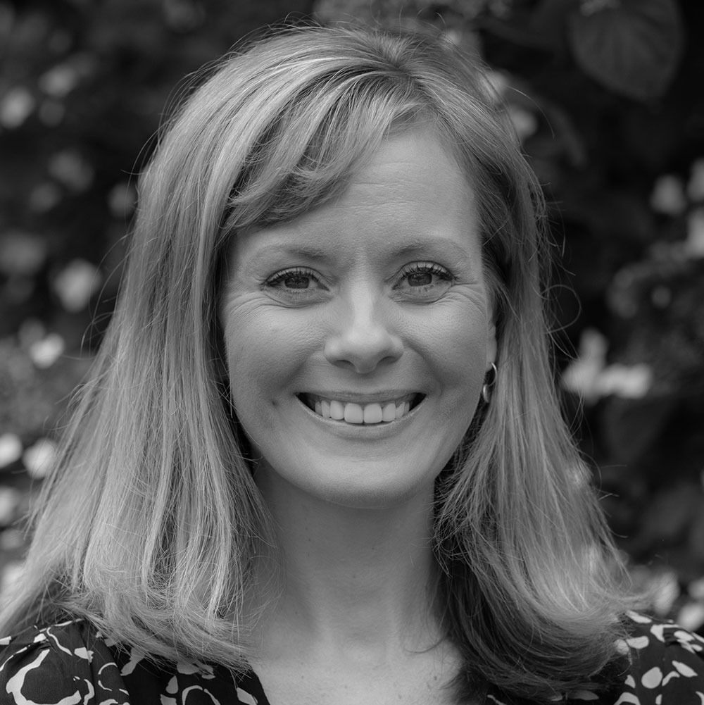 Dr Elizabeth Mackintosh